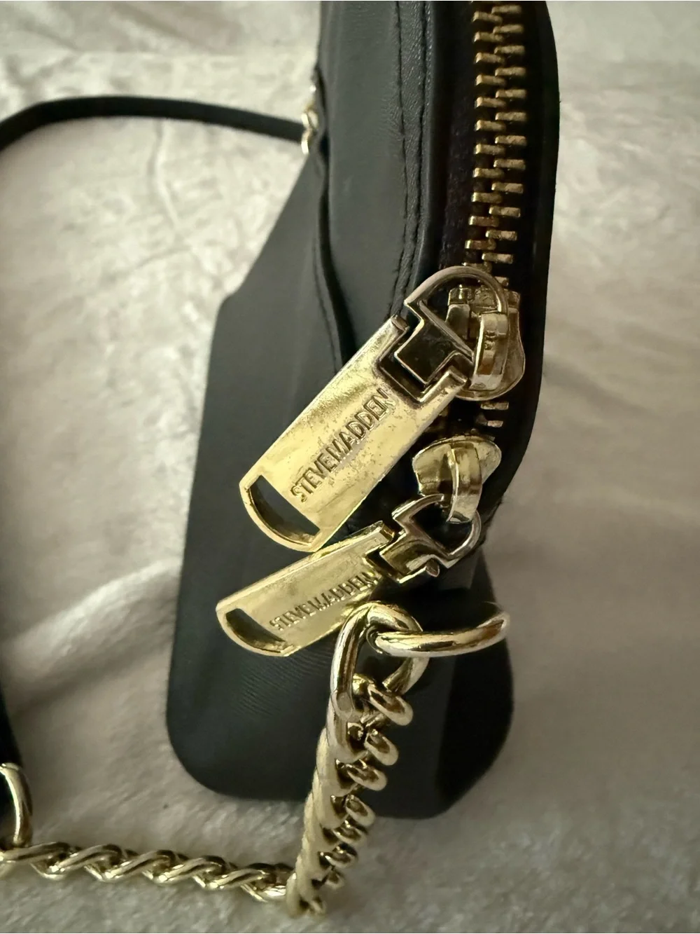 Steve Madden Black Crossbody Bag With Gold  Chain Accents